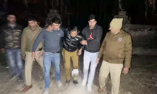 मुठभेड़-गो तस्करों को पुलिस ने टोका तो सिपाही को मार दी गोली
