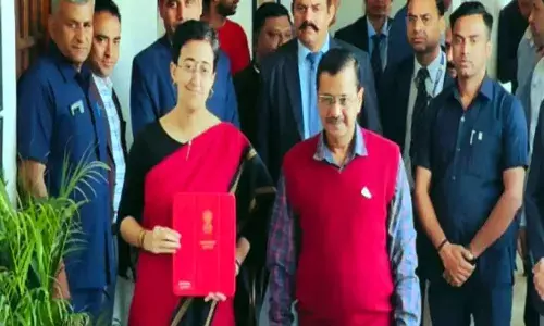 अब दिल्ली की हर महिला को मिलेंगे एक हजार रुपये महीना, केजरीवाल सरकार ने किया बड़ा एलान