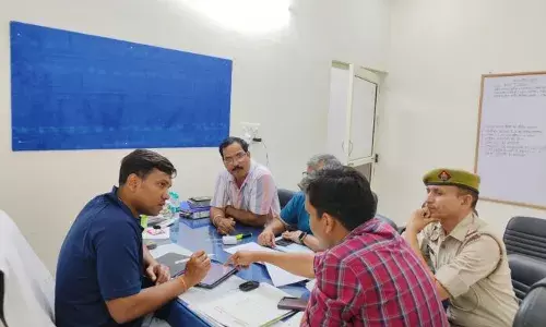 MUZAFFARNAGAR-चुनाव कार्यालय पहुंचे एसएसपी ने अफसरों संग की समीक्षा
