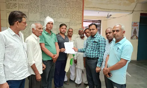 बर्बाद हुई फसल का मुआवजा दिलाए जाने की मांग