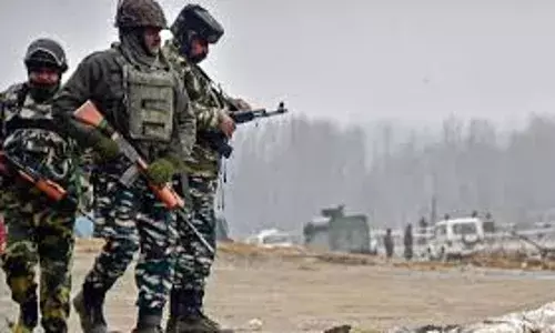 पुलवामा में सुरक्षा बलों और आतंकियों के बीच मुठभेड़