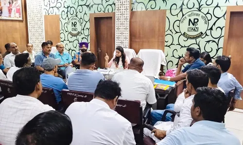 MUZAFFARNAGAR-कांवड़ मार्ग पर उतरे पालिका के सफाई मित्र