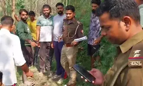 MUZAFFARNAGAR-कछौली में दो थानों के बॉर्डर पर गौवंश अवशेष मिलने पर हंगामा