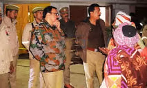 धारदार हथियार से दंपती को काट डाला