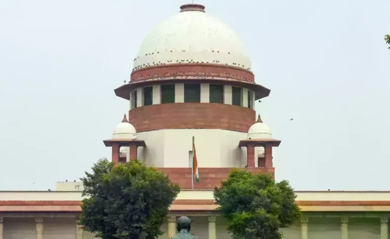 सुप्रीम कोर्ट: घर से नकदी मिलने के बाद दिल्ली हाईकोर्ट के जज पर कार्रवाई, कॉलेजियम ने इलाहाबाद ट्रांसफर किया