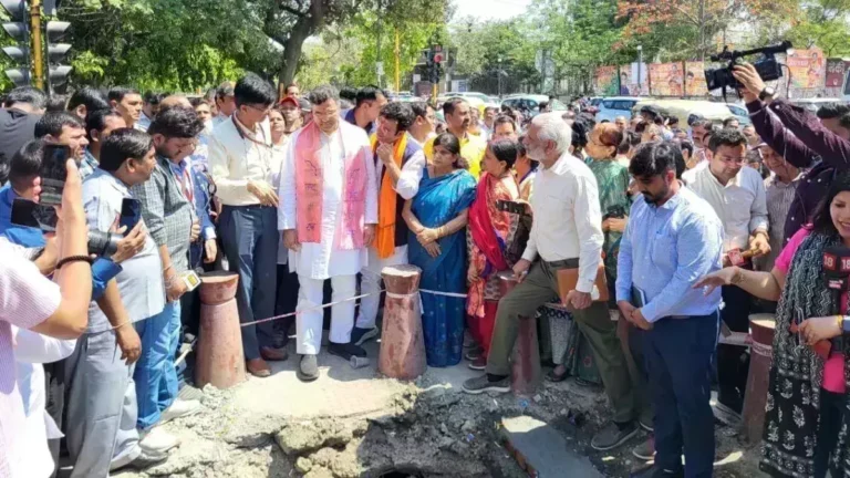 मंत्री प्रवेश वर्मा का बड़ा एक्शन, एग्जीक्यूटिव इंजीनियर को किया सस्पेंड