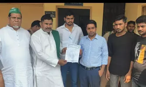 पुल निर्माण होने के कारण बंद रास्ते से यात्रियो को करना पड़ रहा है दिक्कतो का सामना- हाजी अब्बास