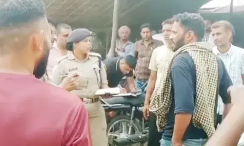 भोपा रोड पर दिनदहाड़े व्यापारी से लाखों की लूट, देखें वीडियो…