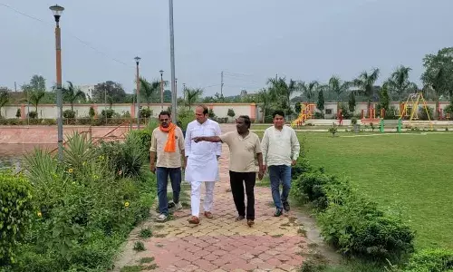 संत बूढाबाबू तलाब का पूर्व मंत्री ने किया निरिक्षण