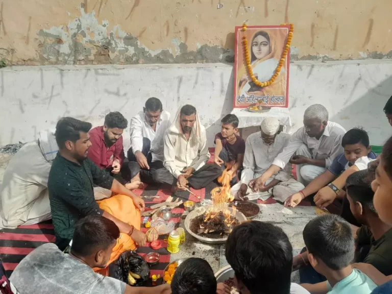 लोकमाता अहिल्याबाई होलकर की त्रिशताब्दी पर मीरापुर में आल इंडिया धनगर महासंघ ने निकाली भव्य शोभायात्रा