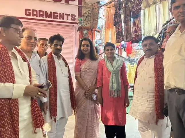 व्यापारियों ने किया मंत्री कपिल देव व चेयरपर्सन मीनाक्षी स्वरूप का अभिनंदन