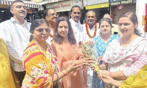 मीनाक्षी स्वरूप ने किया दो वार्डों में डेढ़ करोड़ की सड़कों का लोकार्पण