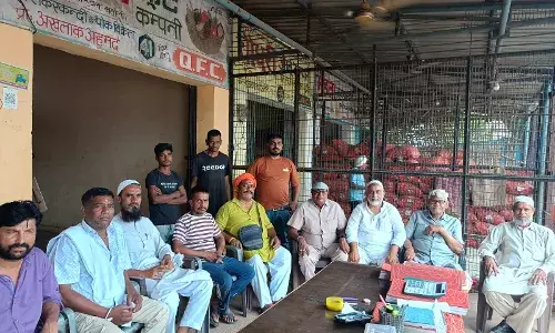 व्यापारियों की समस्याओं को लेकर मंडी स्थल पर हुई बैठक, दिवंगत शारिक राणा को दी श्रद्धांजलि