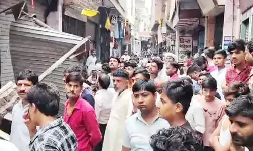 शाहपुर मेन बाजार में आधी रात धमाका, तीन दुकानें जमींदोज