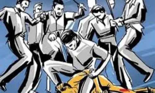 MUZAFFARNAGAR-घर से बुलाया, पीटने के बाद नंगा कर गांव में घुमाया