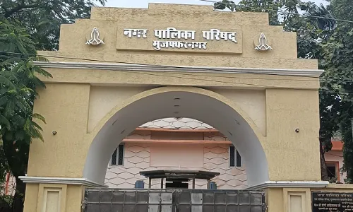 MUZAFFARNAGAR-पालिका लाइट खरीद में फंसे शिकायतकर्ता सभासद