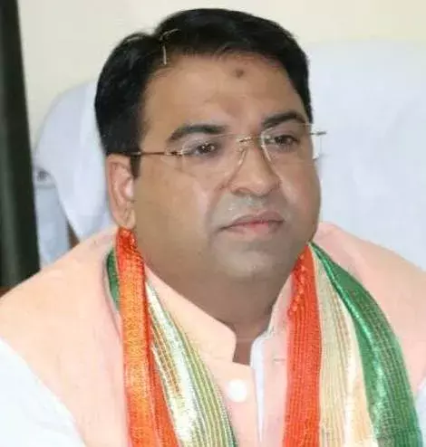 तकनीक का सहारा लेकर समाज को सुधारने में जुटे चेयरमैन जहीर