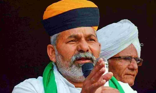 दिल्ली कूच-सिंघू बाॅर्डर पर हंगामा, राकेश टिकैत बोले, सरकार बात सुने, देखे वीडियो…