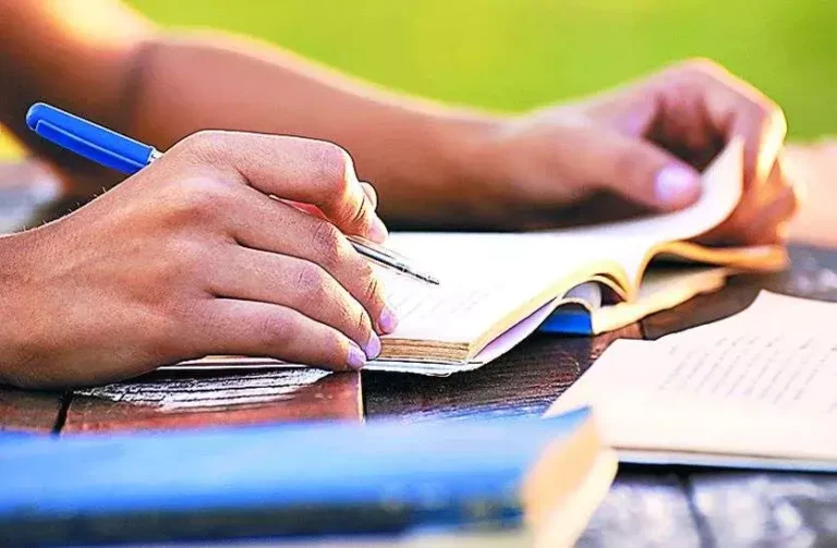 यूपी बोर्ड-परीक्षा में हाईस्कूल-इंटर के 1082 परीक्षार्थी रहे गायब
